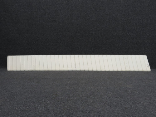 0523800-17 (Weu: 0523800-24) Cessna 182F RH Aileron