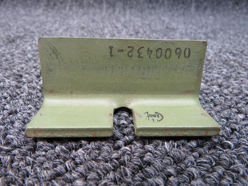 0600432-1 Cessna 305A/ L-19 Wedge Landing Gear