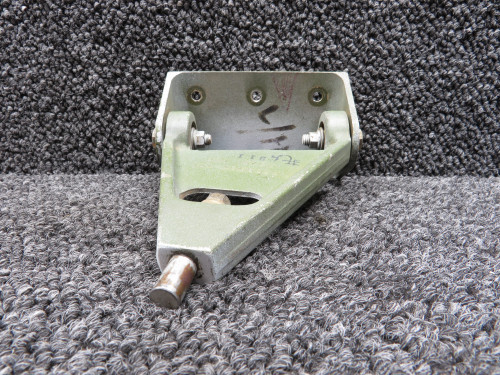 5565382-3 (Cast: 5565382-491) Cessna Aileron Yoke Assembly with Bracket