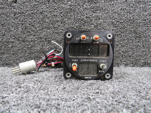 M811B Davtron Digital Clock Indicator Unit (Volts: 14)