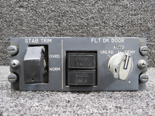 nk_1209ページ 69-76436-11 Boeing 737-800 Stab Trim FLT DK Door Cockpit Assembly