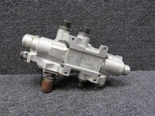 Boeing 737-800 Landing Gear Hydraulic Manifold