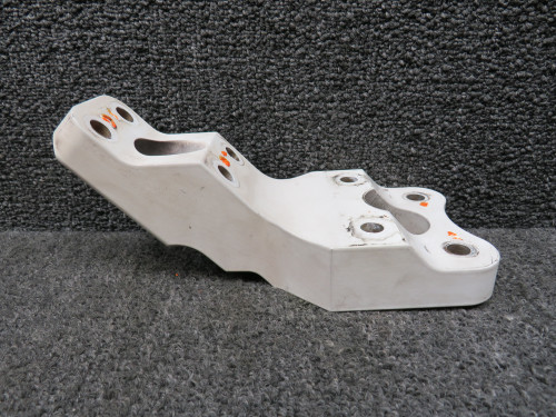 18103-002 Cirrus SR22 Axle Fitting LH or RH