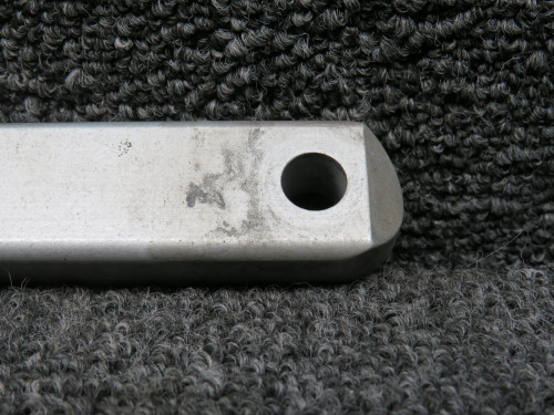 16939-002 Cirrus SR22 Lower Main Gear Attach Clamp