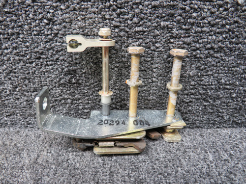 21861-001, 20294-004 Cirrus SR22 Upper Cabin Door Rotary Latch RH w Brackets