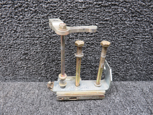 21861-001, 20293-003 Cirrus SR22 Lower Cabin Door Rotary Latch LH with Bracket