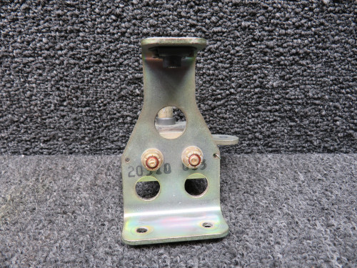 20324-002, 20322-002 Cirrus SR22 Cabin Door Handle Bracket