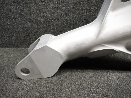 2541040-2 Cessna T303 Main Gear Upper Trunnion RH (Core)