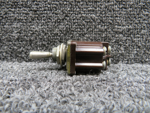 MS24524-23 (Alt: 8501K4) Cutler-Hammer Toggle Switch