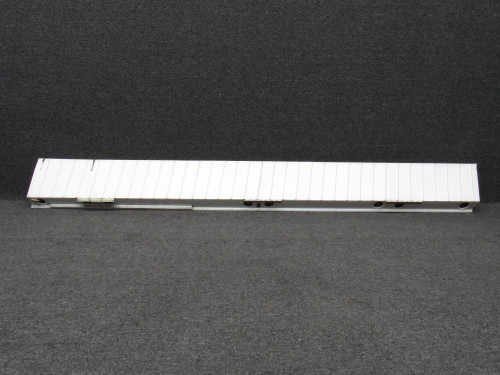 0523800-1 Cessna 172P Aileron RH
