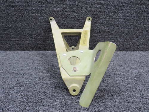 69-67558-1 Boeing 737-800 Elevator Pickup Bracket