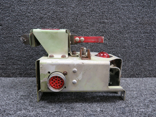 Boeing 737-800 Auxiliary Power Unit Fire Control Handle Assembly