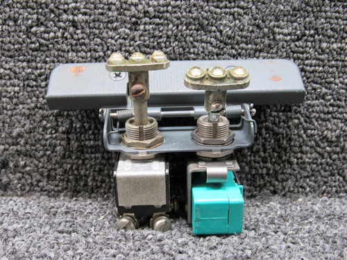 69-44642-7, A3-1092, 8906K1592 Boeing 737-800 Bar Assembly with Switches