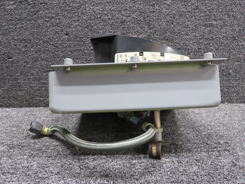 232A8110-18, 232A4440-2 Boeing 737-800 Oxygen Mask Holder Assembly