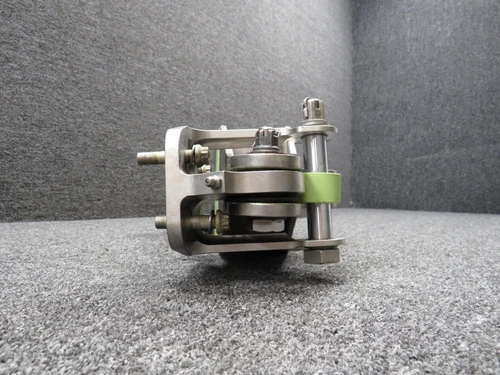 113A1111-101 Boeing 737-800 Flap Track