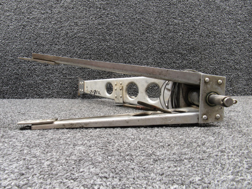 65244-000, 65245-000 Piper PA28-140 Stabilator Trim Ribs w Shaft and Barrel