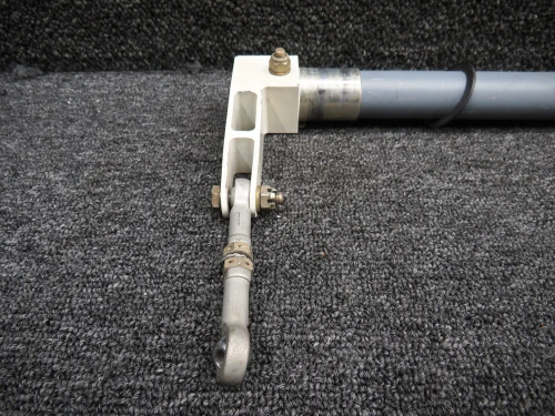 10320-004 Cirrus SR22 Flap Torque Tube LH