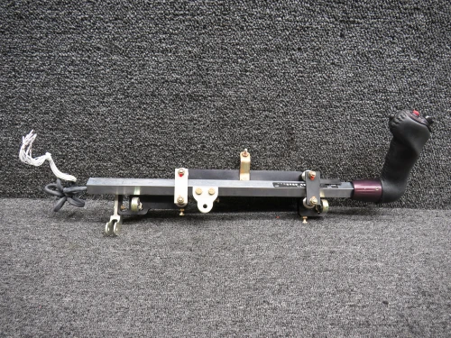 14934-004, 17676-002 Cirrus SR22 Control Yoke Assembly RH
