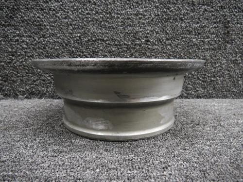 161-03000 (Alt: 17122-101) Cirrus SR22 Cleveland 40-406 Inner Wheel Half 6.00x6