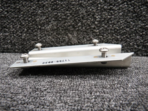 11799-004 Cirrus SR22 Nose Gear Wheel Pant Bracket