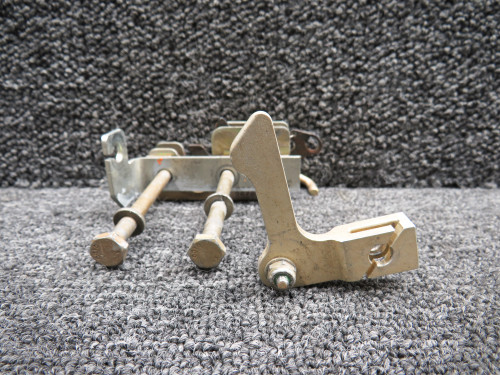 20293-004, 21889-001 Cirrus SR22 Cabin Door Lower Rotary Latch Assembly RH