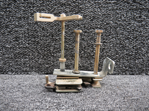 20293-004, 21889-001 Cirrus SR22 Cabin Door Lower Rotary Latch Assembly RH