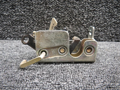 20293-004, 21889-001 Cirrus SR22 Cabin Door Lower Rotary Latch Assembly RH