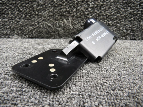 20383-002, 17582-004 Cirrus SR22 Cabin Door Gas Strut Attach Bracket Assembly RH