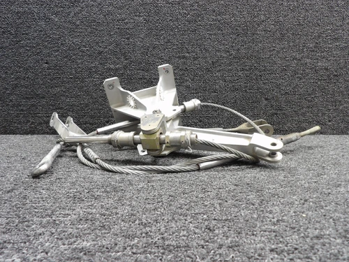 45A62062-002 Mitsubishi MU-300 Flap Control Bracket Assembly RH