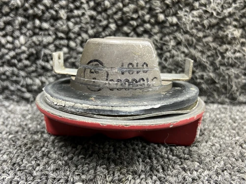 C156003-0101 Cessna Fuel Cap Assembly (Minus Chain)