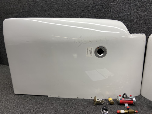 SA4366WE Flint Aero Aftermarket Wing Tip Tank Set with Accessories & Paperwork
