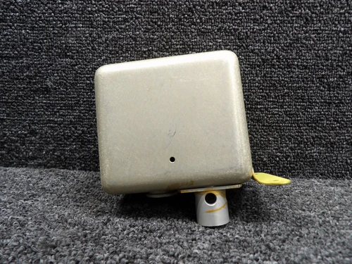 2780610-102 Learjet 31A Fuel Tank Pilot Valve