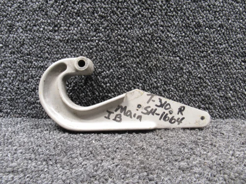 0826005-4 Cessna Main Gear Door Hinge Arm