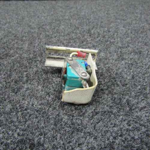 V3-1001 Piper PA31T Nose Baggage Door Switch Assembly (Chunk Missing) (C20)