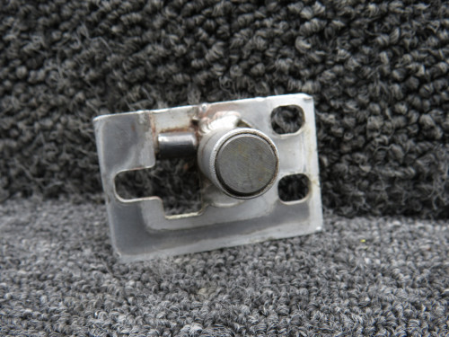 0711694-28 (Alt: 0711694-26) Cessna TR182 Cabin Door Clutch Assembly RH