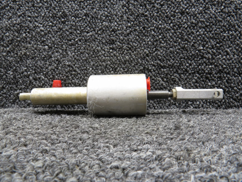 9882010-4 (Use: 9882010-7) Cessna Master Brake Cylinder Assembly