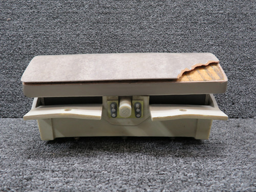 8563-1 Beechcraft King Air 200 Ashtray and Cupholder LH