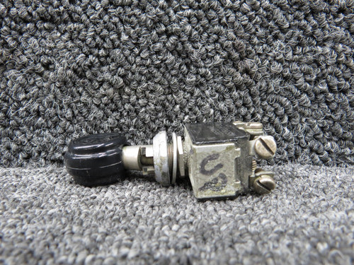 8858K43 (Alt: MS25126-E1) Cutler-Hammer Toggle Switch with Knob