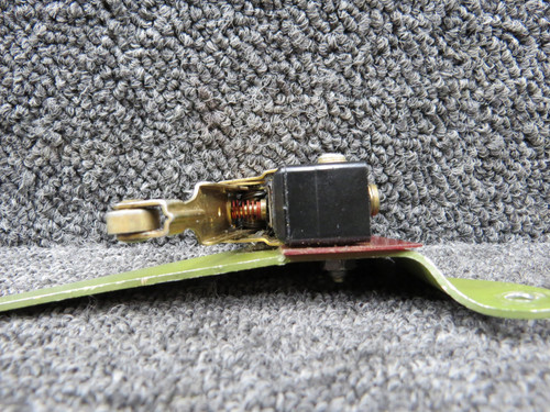 BZ7RT04, 5045028-5 Cessna 421B Landing Gear Down Actuator Limit Switch w Bracket