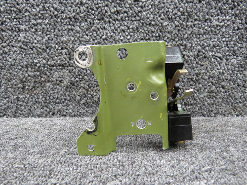 BZ7RWT80, 5115252-5 Cessna 421B Limit Switch with Bracket