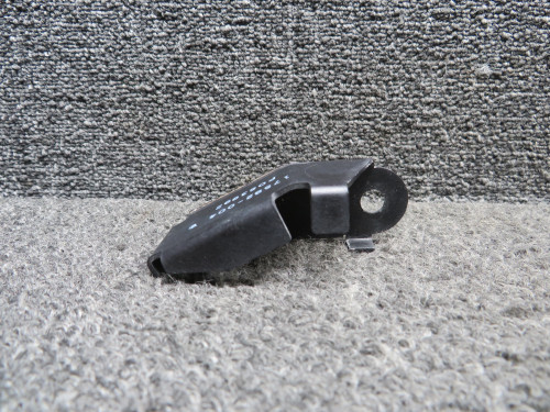 17582-004 Cirrus SR22 Door Catch Diverter RH
