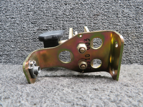 20324-002, 20322-002 Cirrus SR22 Cabin Door Latch Mechanism w Handle RH
