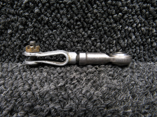 400044-001 Piper PA60 Main Gear Door Clevis Assembly