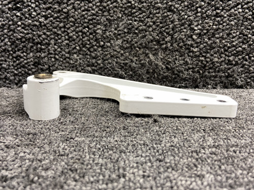 LG-HG001-4 Beechcraft G58 Forward Main Gear Door Hinge RH