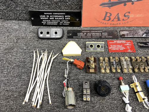 Beechcraft G58 Goodie Bag Set with Accessories