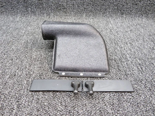 0513386-10  Cessna 172S Nozzle Assembly Defroster RH