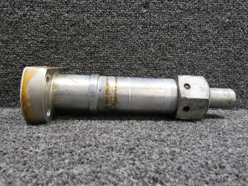 0541124, 0441130-2 Cessna 150F Main Landing Gear Axle with Nut