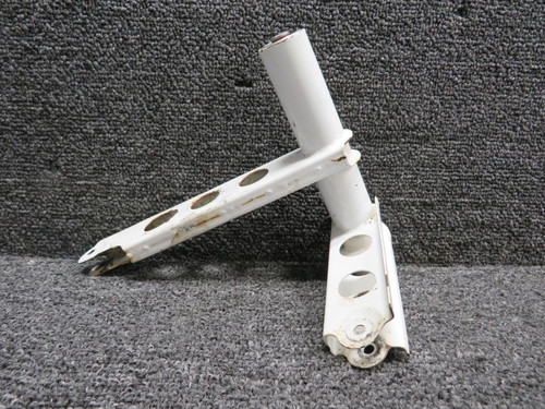 2622091-18 (Alt: 2622081-2) Cessna 208B Flap Control Outboard Bellcrank RH
