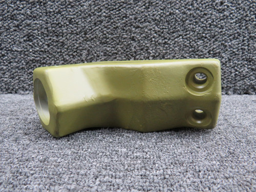 0741053-2 Cessna 182 Main Landing Gear Axle Fitting RH (Zinc Chromate)