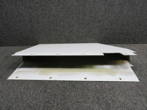 LC55273020 (Use: 2832104-2) Cessna LC41-550FG Elevator Fairing RH